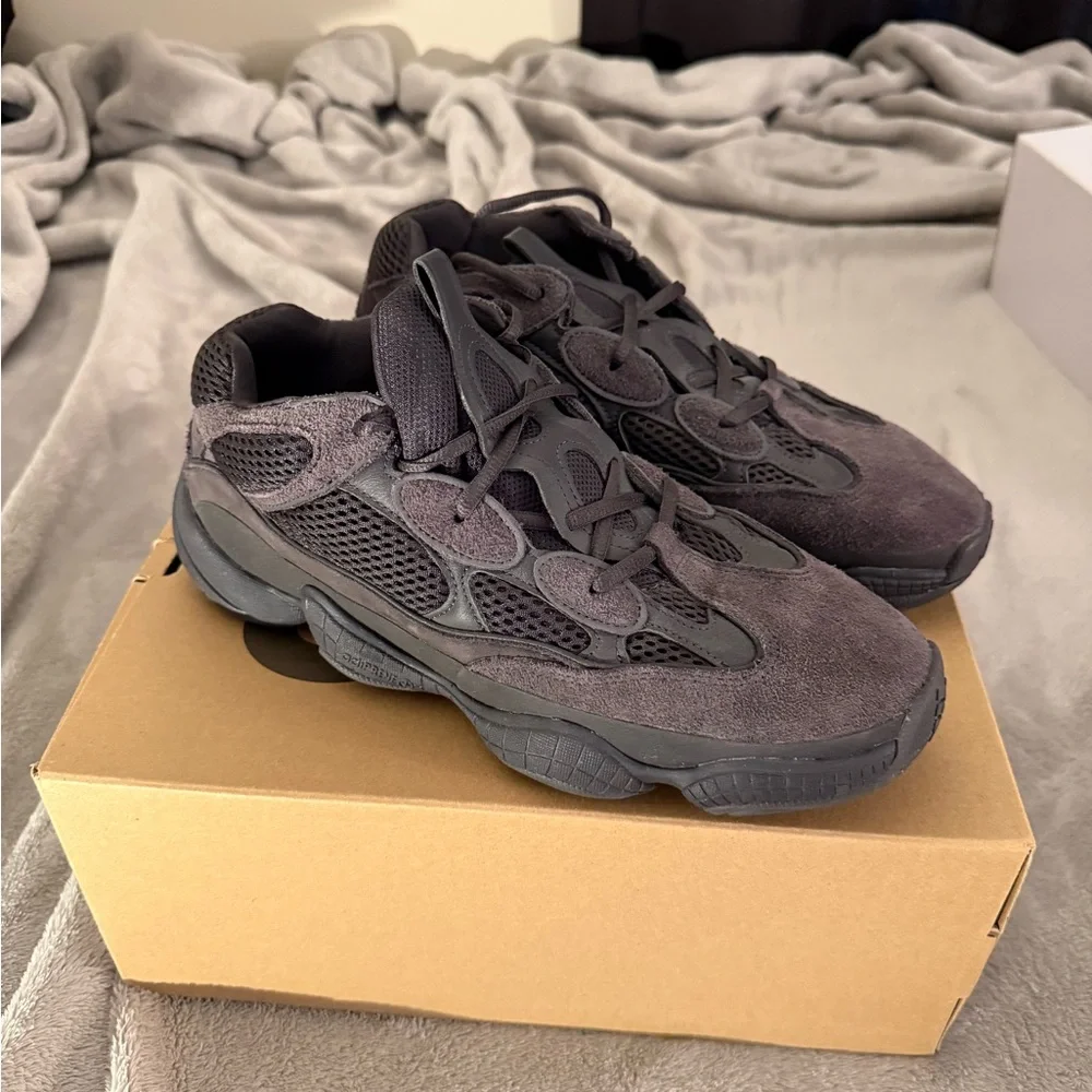 Adidas Yeezy 500 Utility Black - Picture 2 of 8